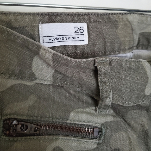 Gap camo skinny ankle pants size 26 - Picture 5 of 5